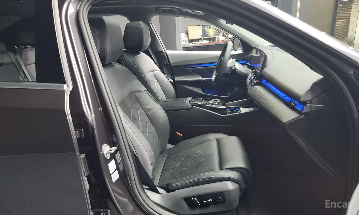 BMW i5 2023 eDrive 40