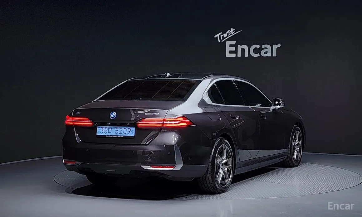 BMW i5 2023 eDrive 40