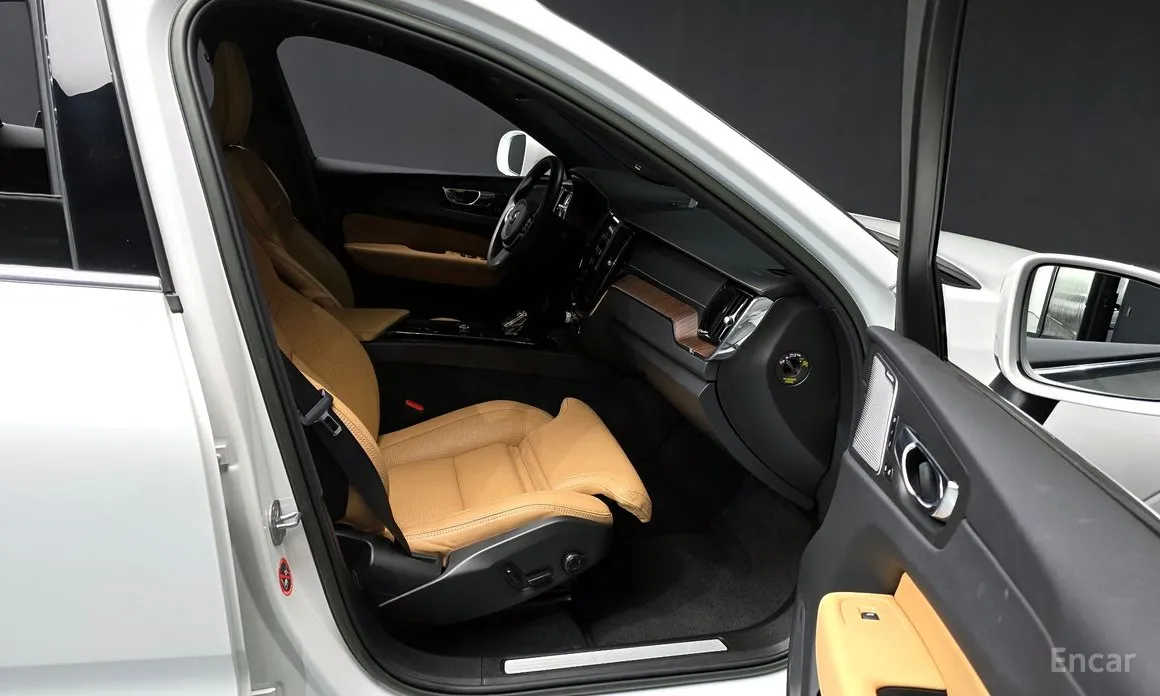 Volvo XC60 2017 B6 Inscirtion