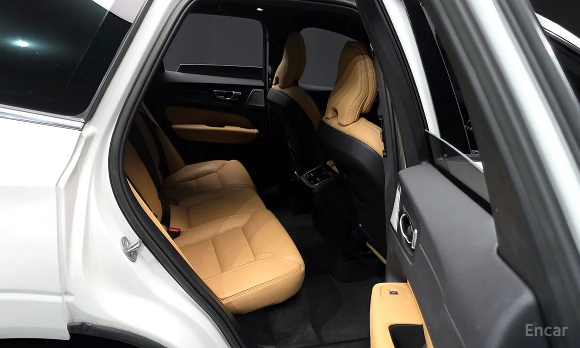 Volvo XC60 2017 B6 Inscirtion