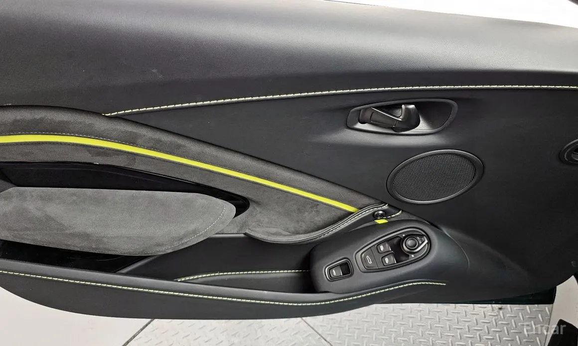 Aston Martin Vantage 2018 4.0 V8 Roadster F1 Edition