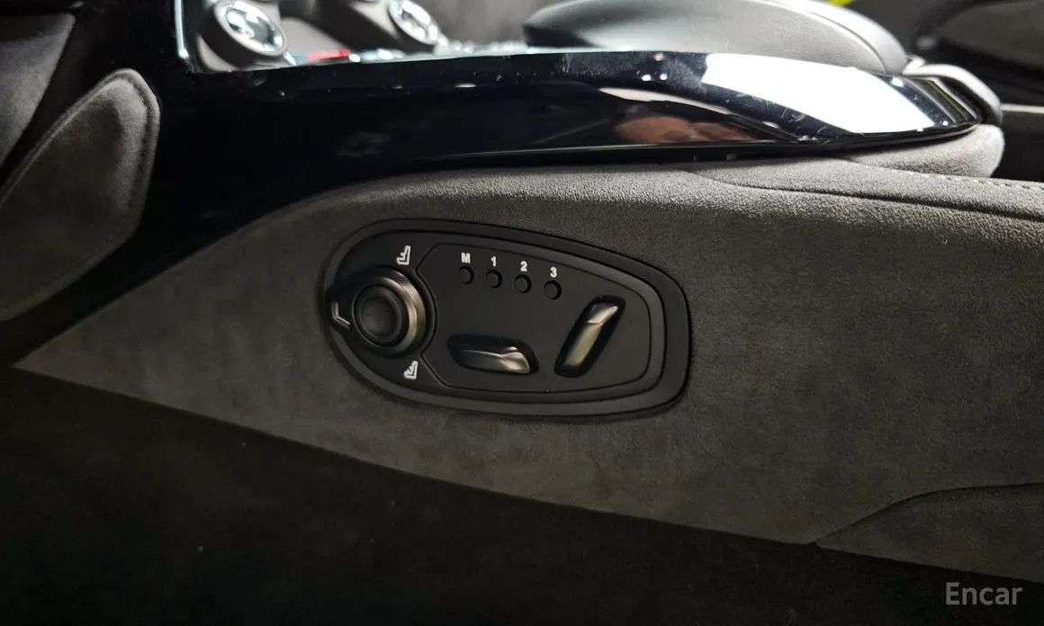 Aston Martin Vantage 2018 4.0 V8 Roadster F1 Edition