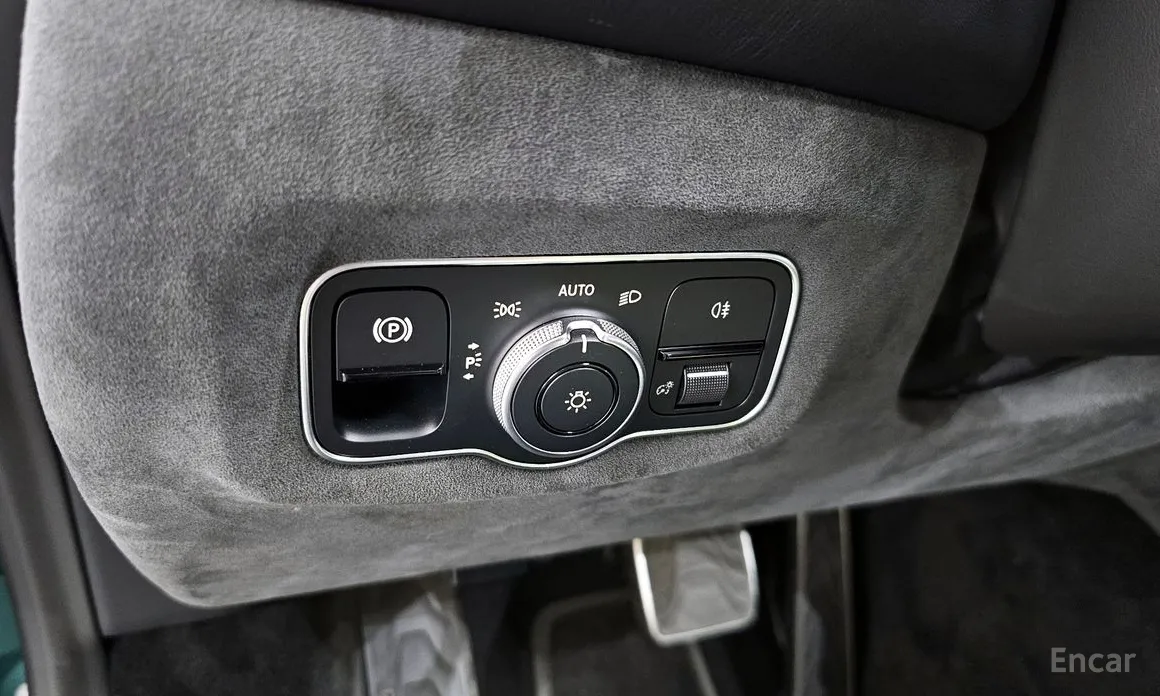 Aston Martin Vantage 2018 4.0 V8 Roadster F1 Edition