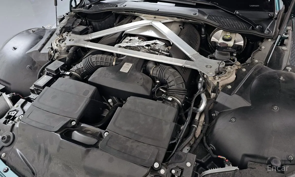 Aston Martin Vantage 2018 4.0 V8 Roadster F1 Edition