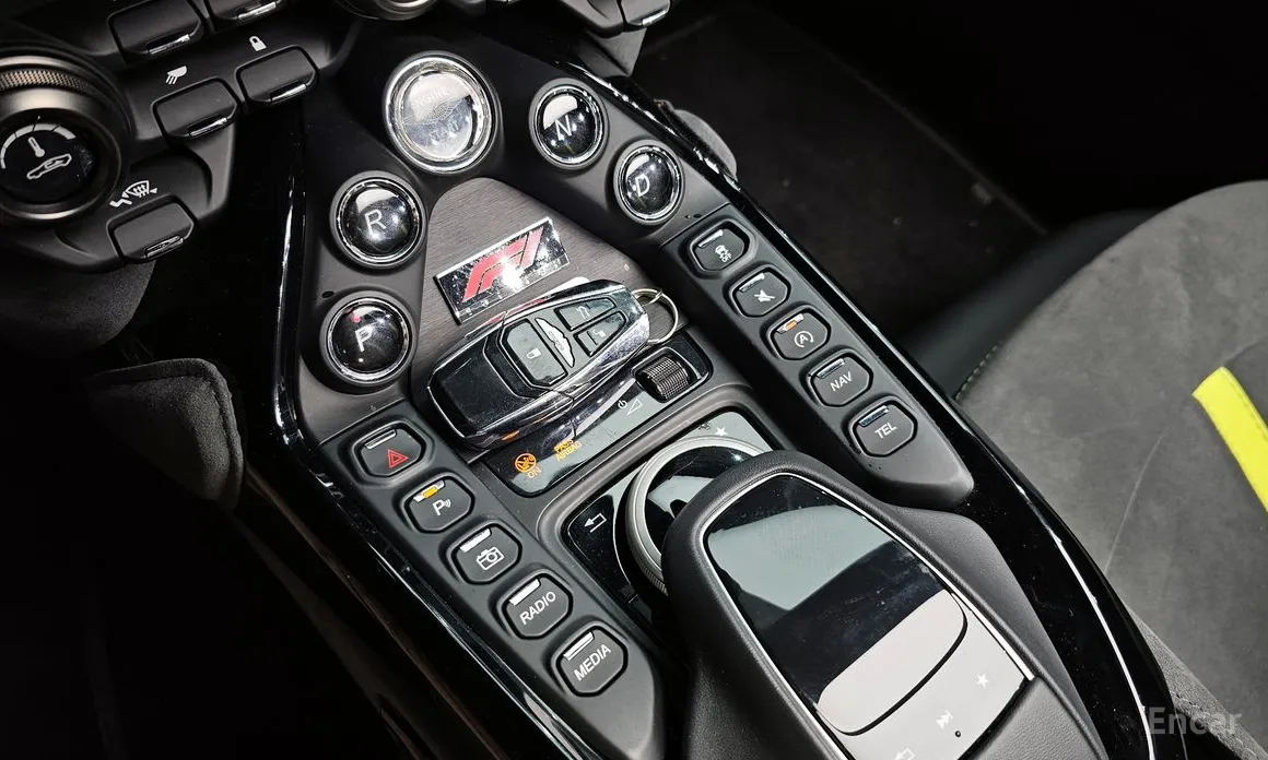 Aston Martin Vantage 2018 4.0 V8 Roadster F1 Edition