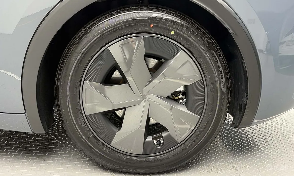 Toyota Prius 2023 2.0 PHEV SE