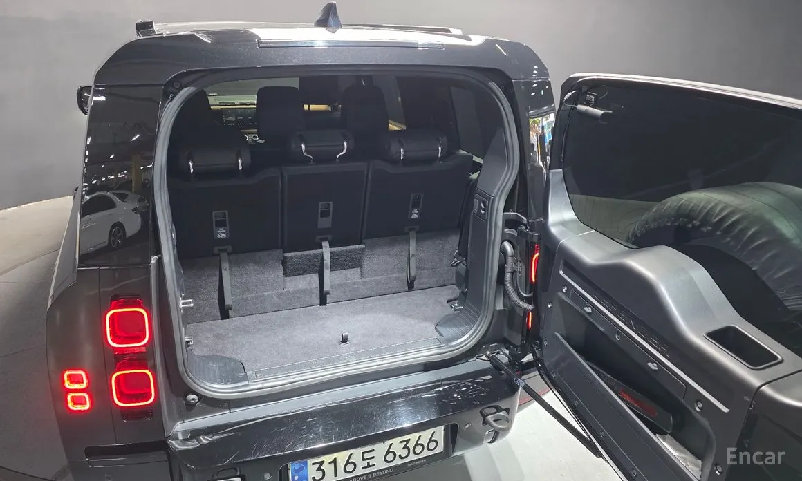 Land Rover Defender 2020 130 D300 X-Dynamic HSE