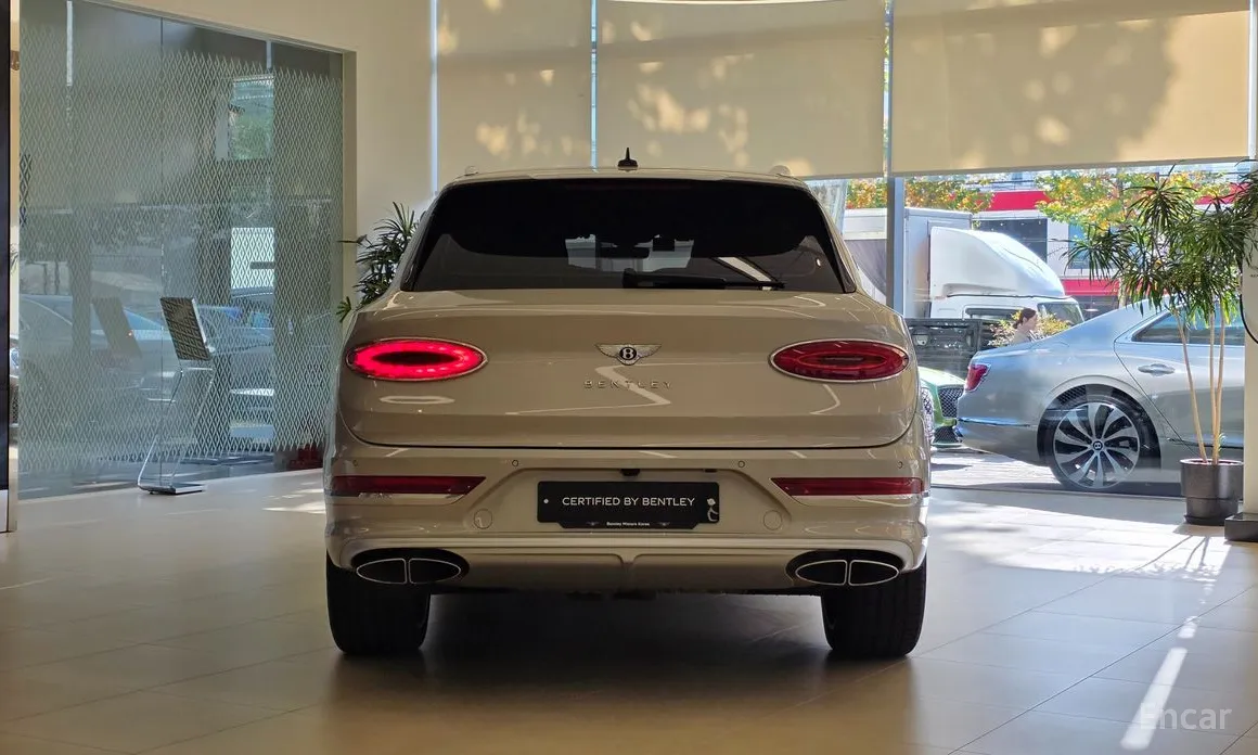 Bentley Bentayga 2016 4.0 V8 EWB Mulliner