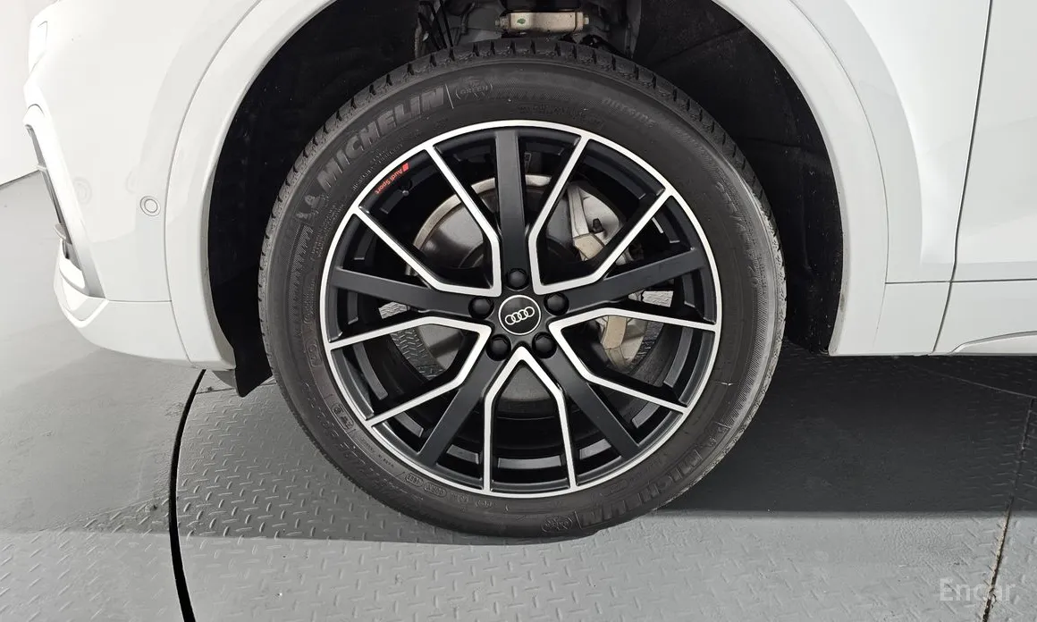 Audi Q5 2017 45 TFSI Quattro Premium Sportback