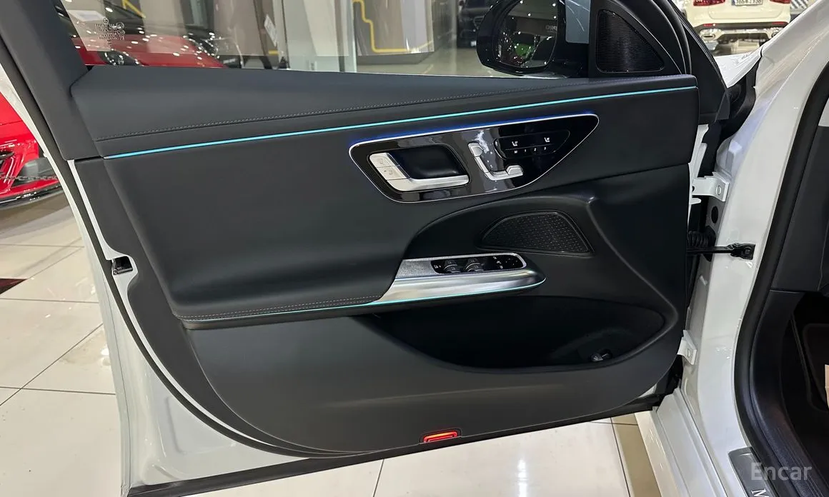 Mercedes-Benz E-Class 2024 E200 Avantgarde