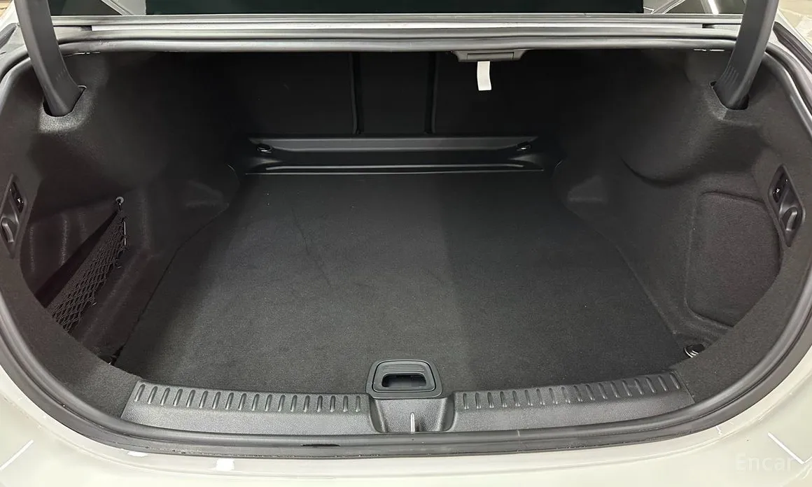 Mercedes-Benz E-Class 2024 E200 Avantgarde