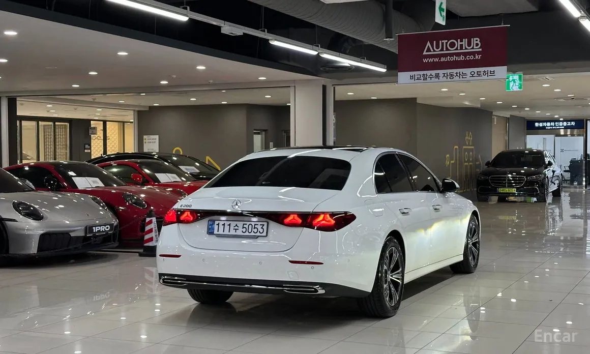 Mercedes-Benz E-Class 2024 E200 Avantgarde