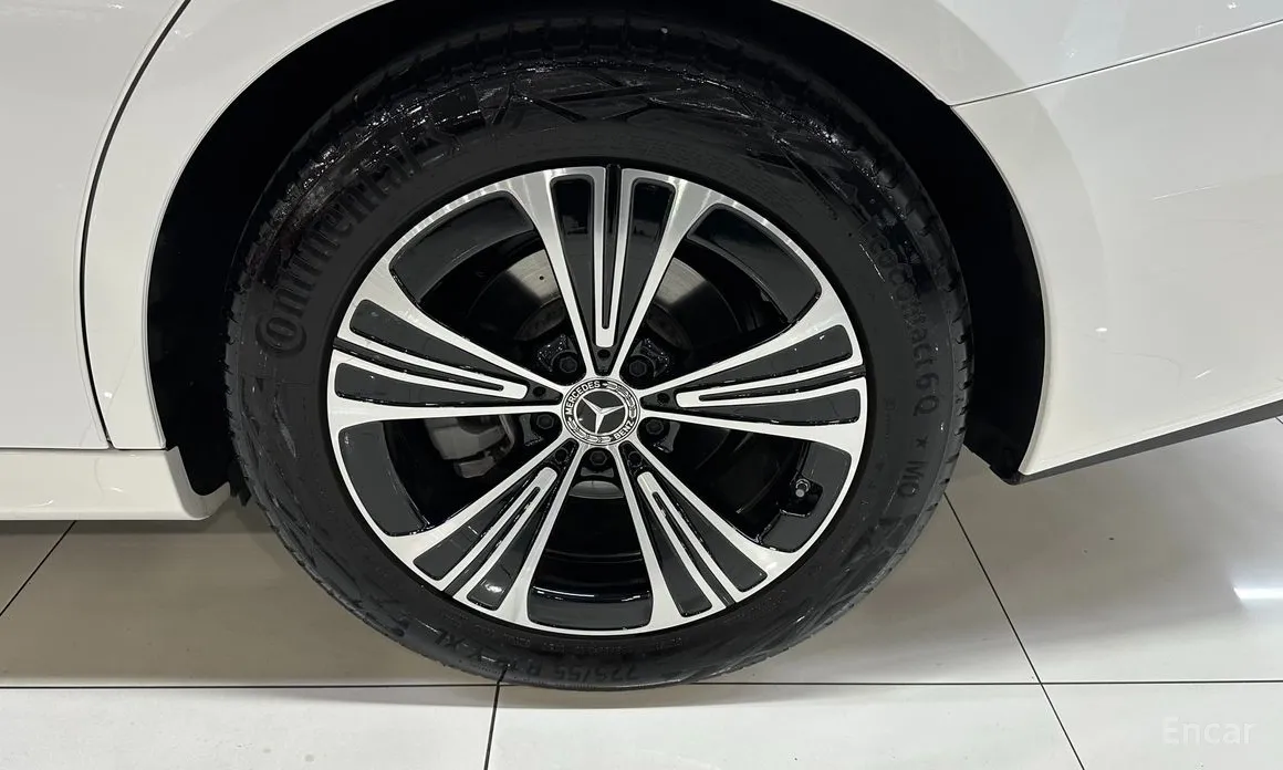 Mercedes-Benz E-Class 2024 E200 Avantgarde