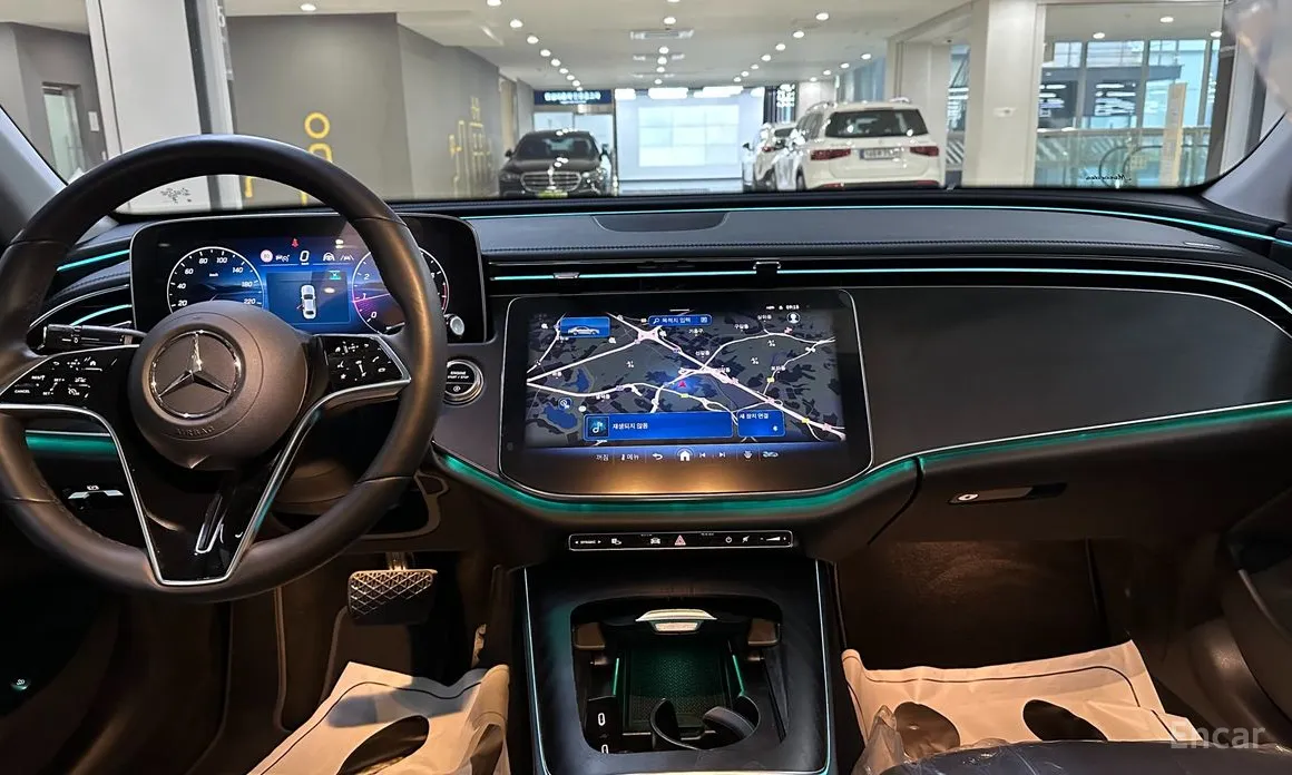 Mercedes-Benz E-Class 2024 E200 Avantgarde