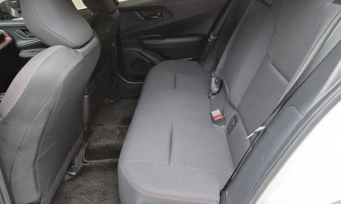 Toyota Prius 2023 2.0 PHEV SE