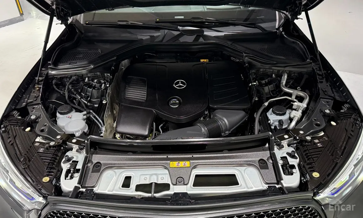 Mercedes-Benz GLC-Class 2023 GLC300 4MATIC AMG Line