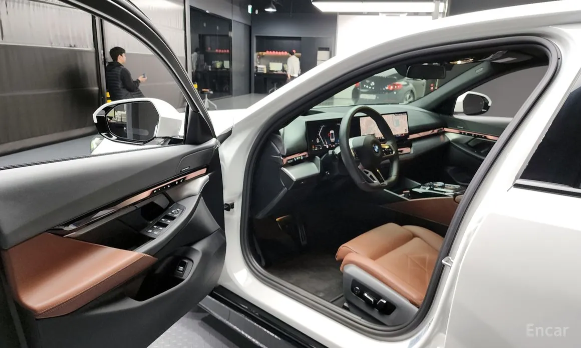 BMW 5 Series 2023 530i xDrive M Sport