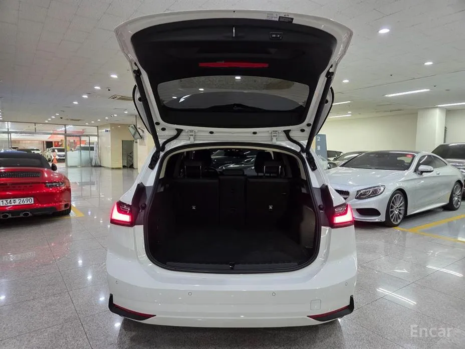 BMW 2 Series 2022 220i Advantage