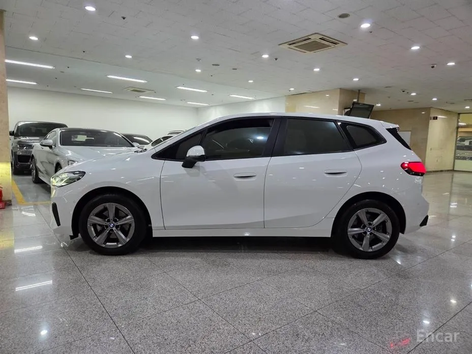 BMW 2 Series 2022 220i Advantage