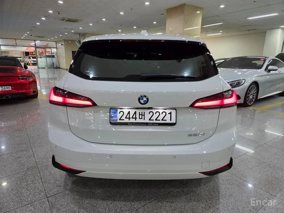 BMW 2 Series 2022 220i Advantage