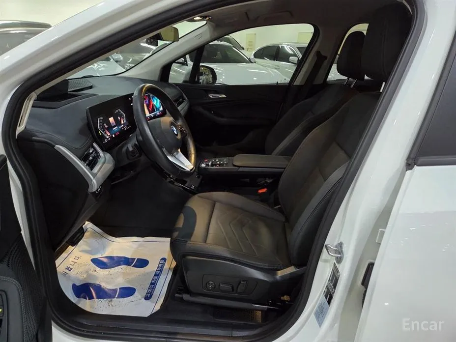 BMW 2 Series 2022 220i Advantage