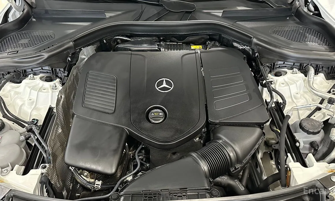 Mercedes-Benz GLC-Class 2023 GLC300 4MATIC Coupe