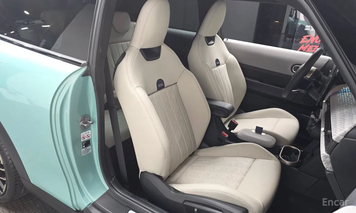 Mini Cooper 2024 Favoured