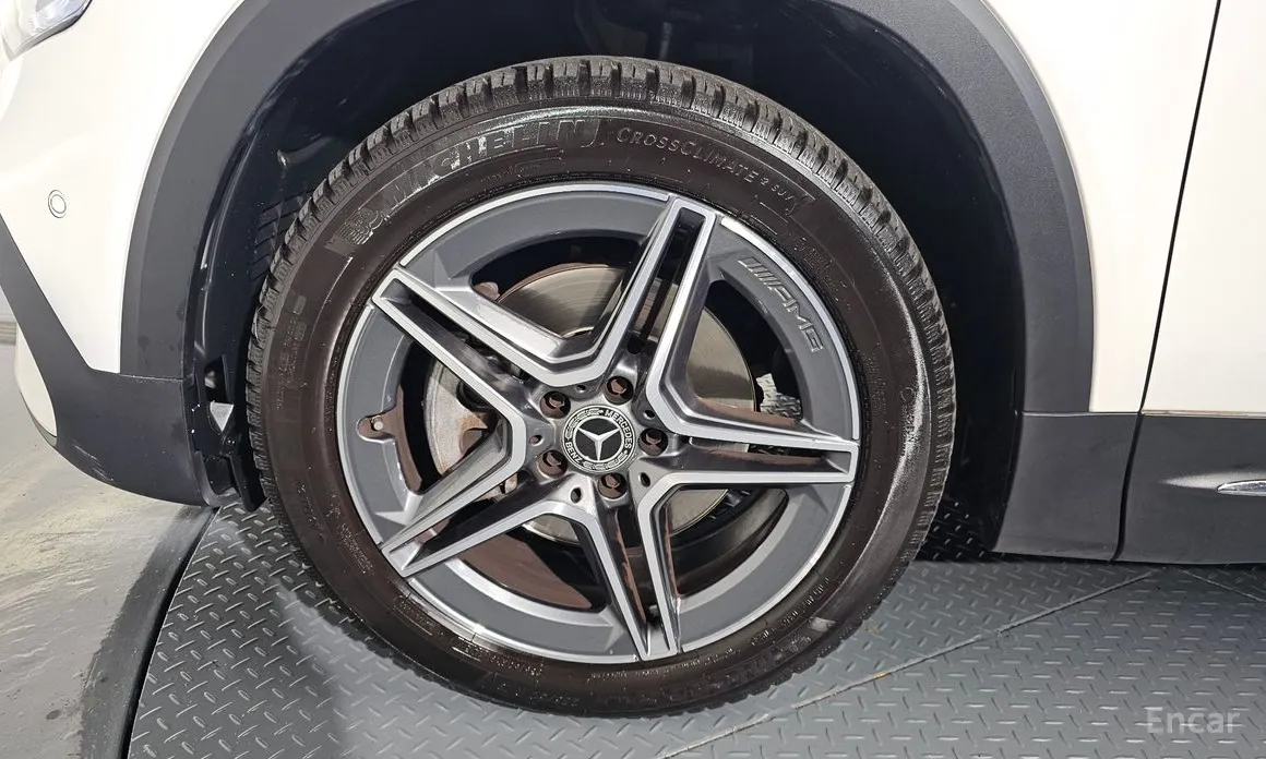 Mercedes-Benz GLB-Class 2020 GLB250 4MATIC