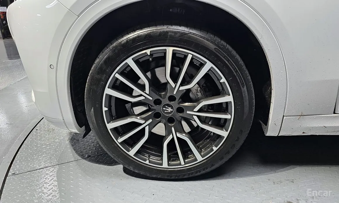 Maserati Grecale 2022 2.0 AWD GT