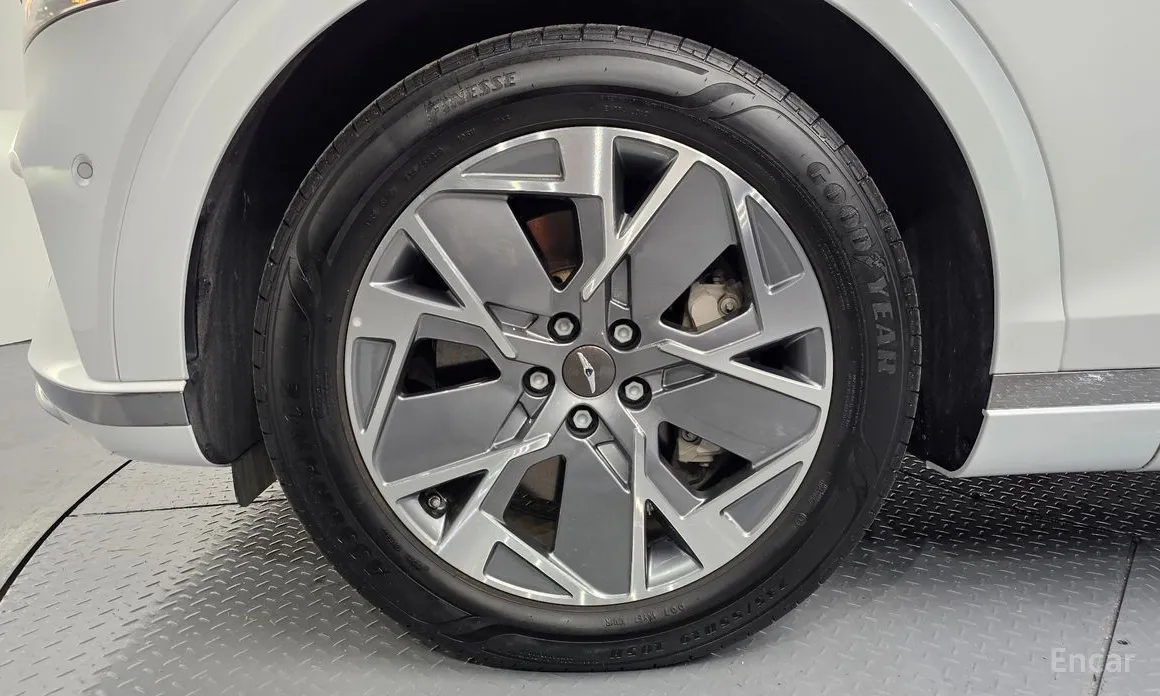 Genesis GV70 2022 e-AWD