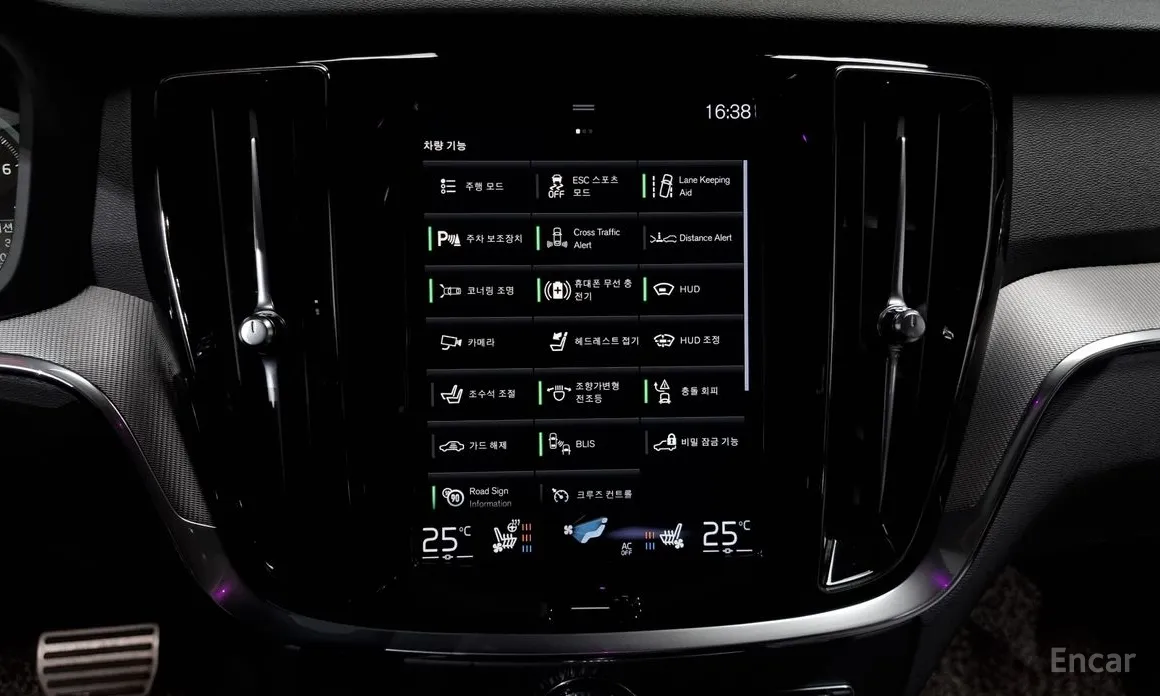 Volvo S60 2019 B5 R-Design