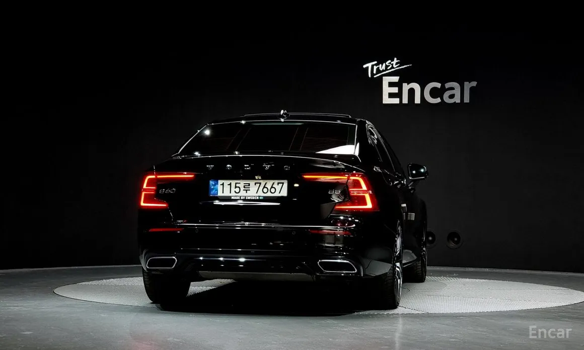 Volvo S60 2019 B5 R-Design