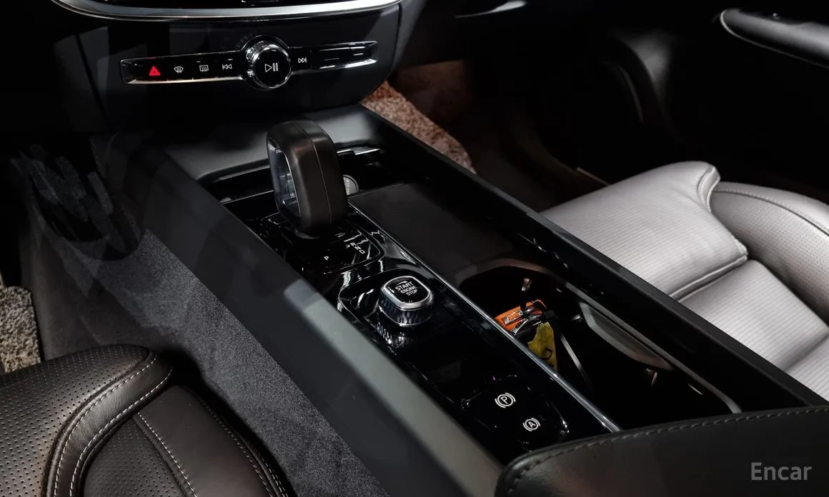 Volvo S60 2019 B5 R-Design