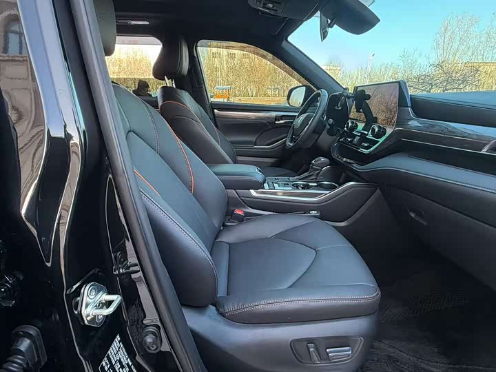 Toyota Crown Kluger 2024 2024款 2.5L HEV四驱尊贵版