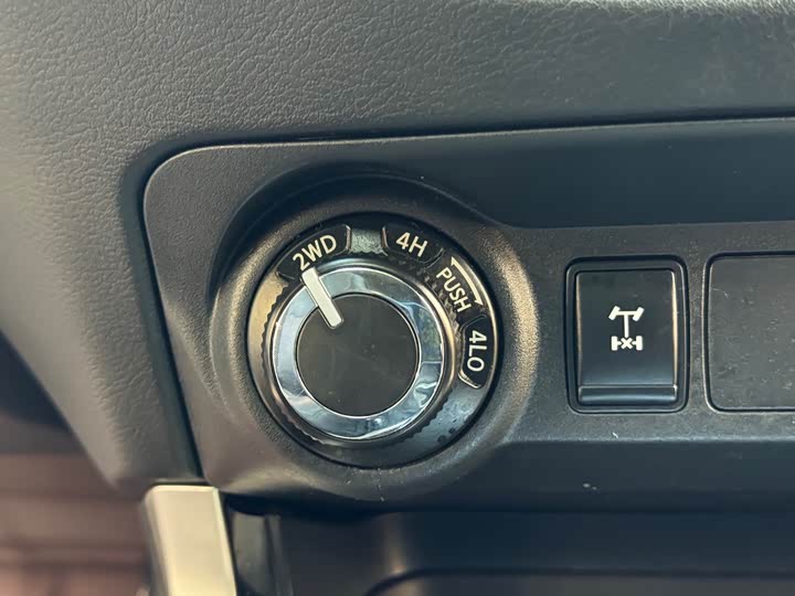 Nissan Terra 2020 2020款 2.5L XL Upper 4WD 自动四驱豪华版