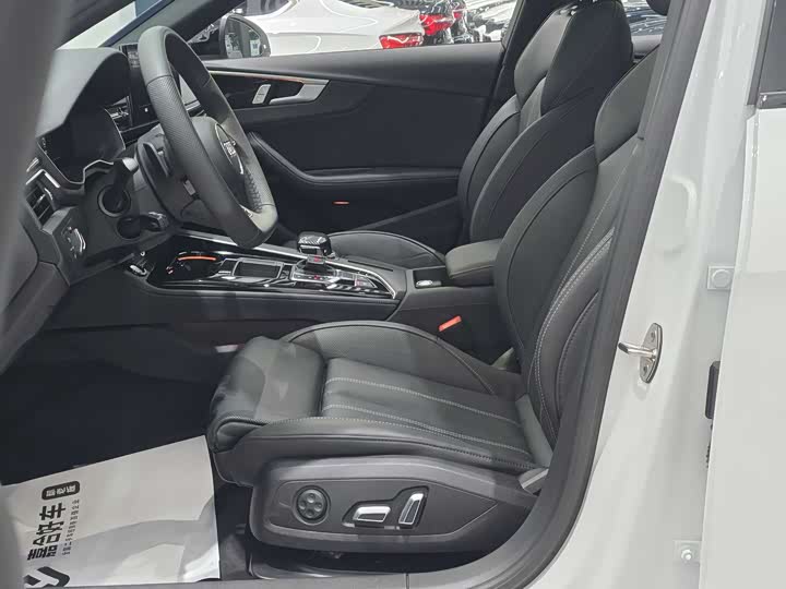 Audi A4L 2024 2024款 40 TFSI 豪华动感型