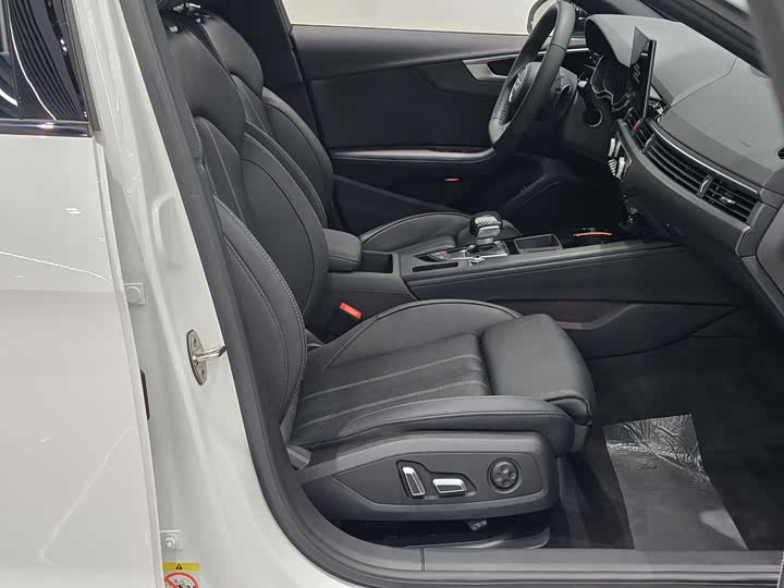 Audi A4L 2024 2024款 40 TFSI 豪华动感型