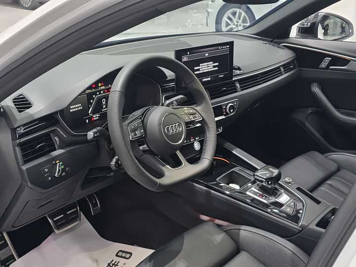 Audi A4L 2024 2024款 40 TFSI 豪华动感型