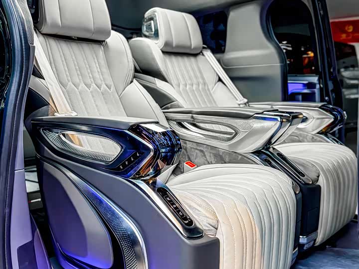 Toyota Granvia 2024 2024款 2.5L混动 舒适版