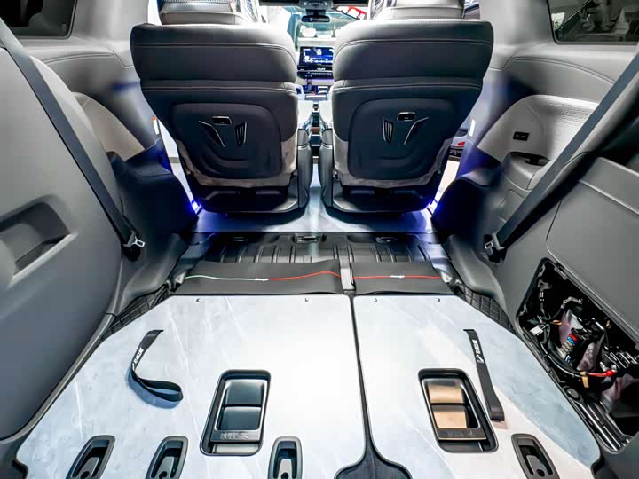 Toyota Granvia 2024 2024款 2.5L混动 舒适版