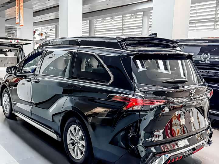 Toyota Granvia 2024 2024款 2.5L混动 舒适版