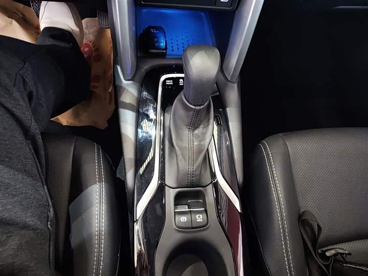 Toyota Frontlander 2024 2024款 2.0L 智能电混双擎 豪华版