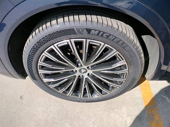 Changan Deepal S09 2025 2025款 四驱Ultra+ 高定版