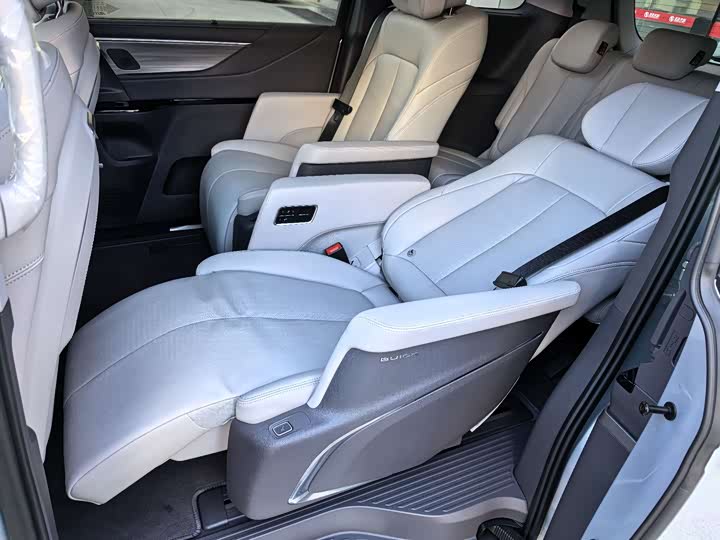 Buick GL8 ES 2025 2025款 陆尊 尊享版