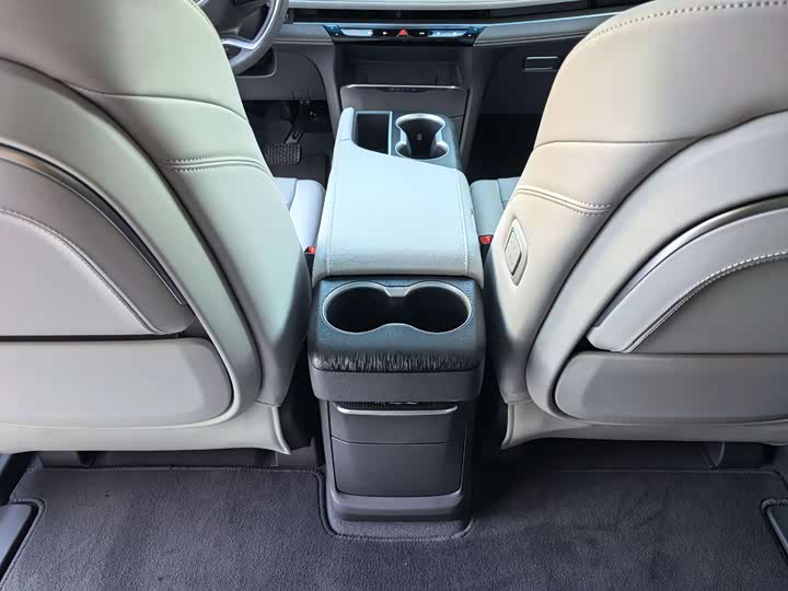 Buick GL8 ES 2025 2025款 陆尊 尊享版