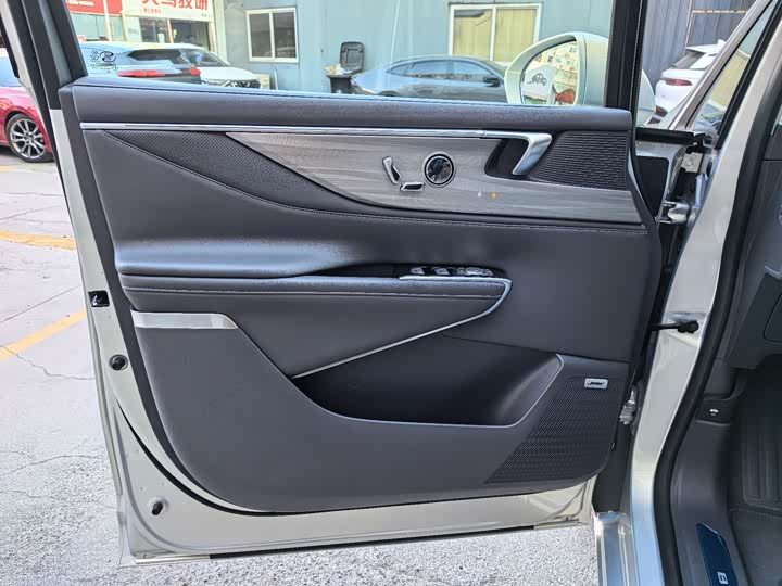 Buick GL8 ES 2025 2025款 陆尊 尊享版