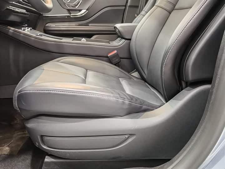 Lincoln Corsair 2025 2025款 2.0T 两驱尊享版