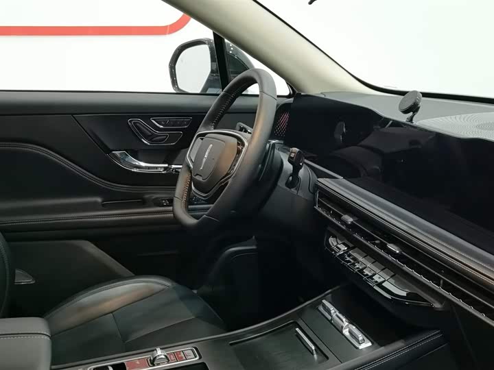 Lincoln Corsair 2025 2025款 2.0T 两驱尊享版