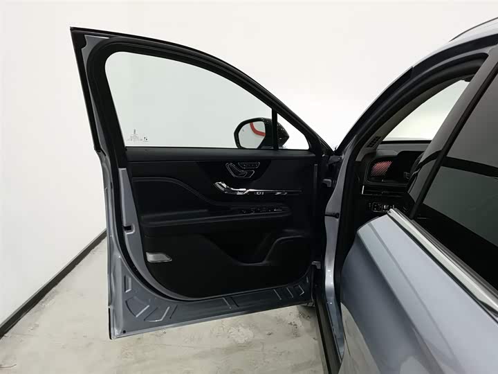 Lincoln Corsair 2025 2025款 2.0T 两驱尊享版