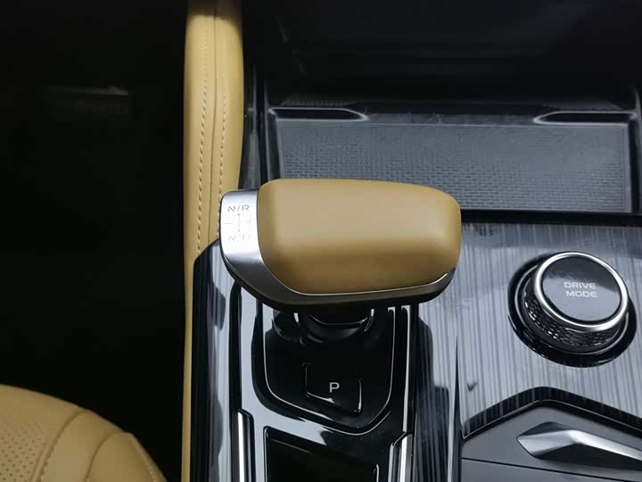 Geely Monjaro L Hybrid 2022 2022款 1.5T DHT增程电动旗舰版